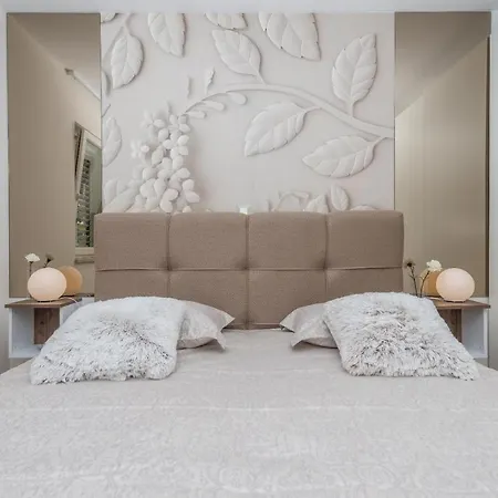 Chic Zoja Near With Free Parking Appartement Makarska